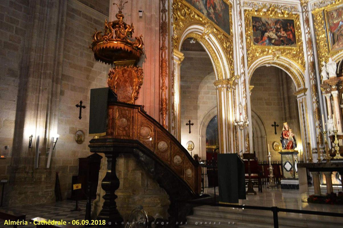 28 LA CATHEDRALE ET LE FORTERESSE DE L INCARNATION (45).JPG